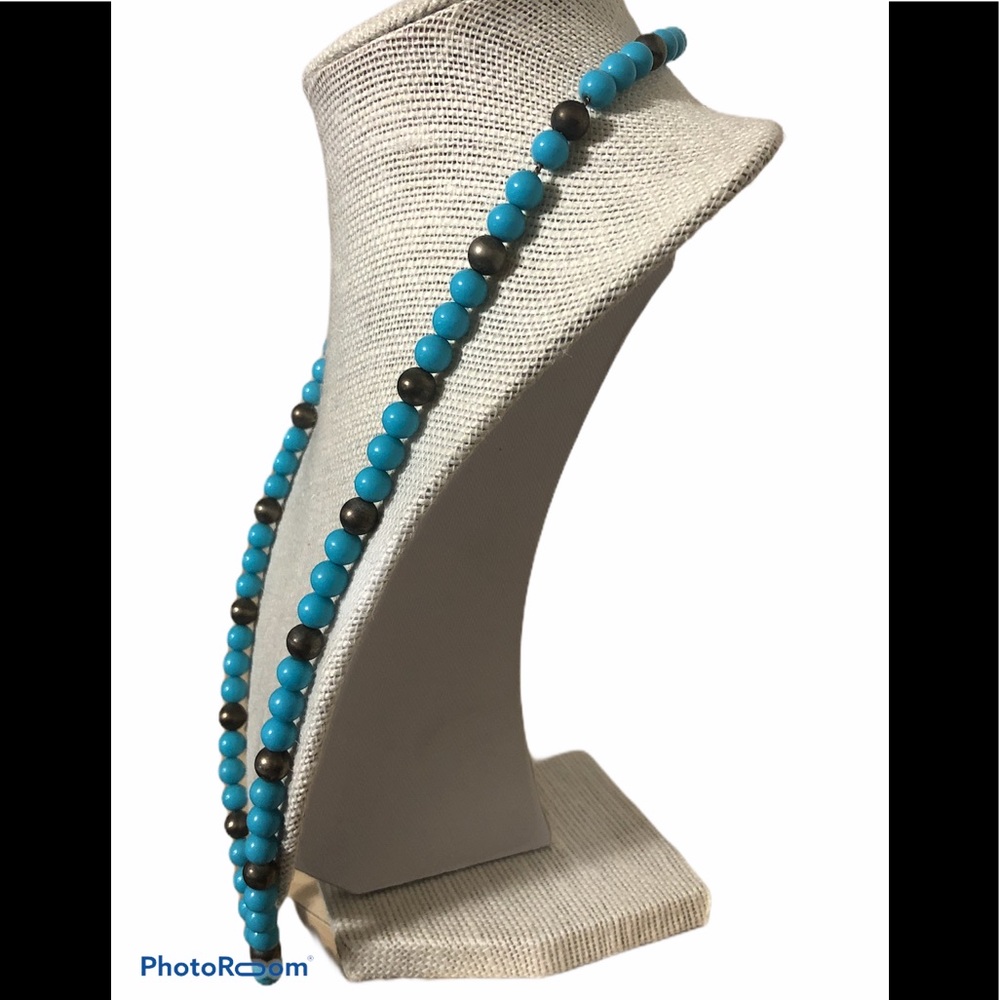 Korean Beaded Necklace - Picture 3 of 4